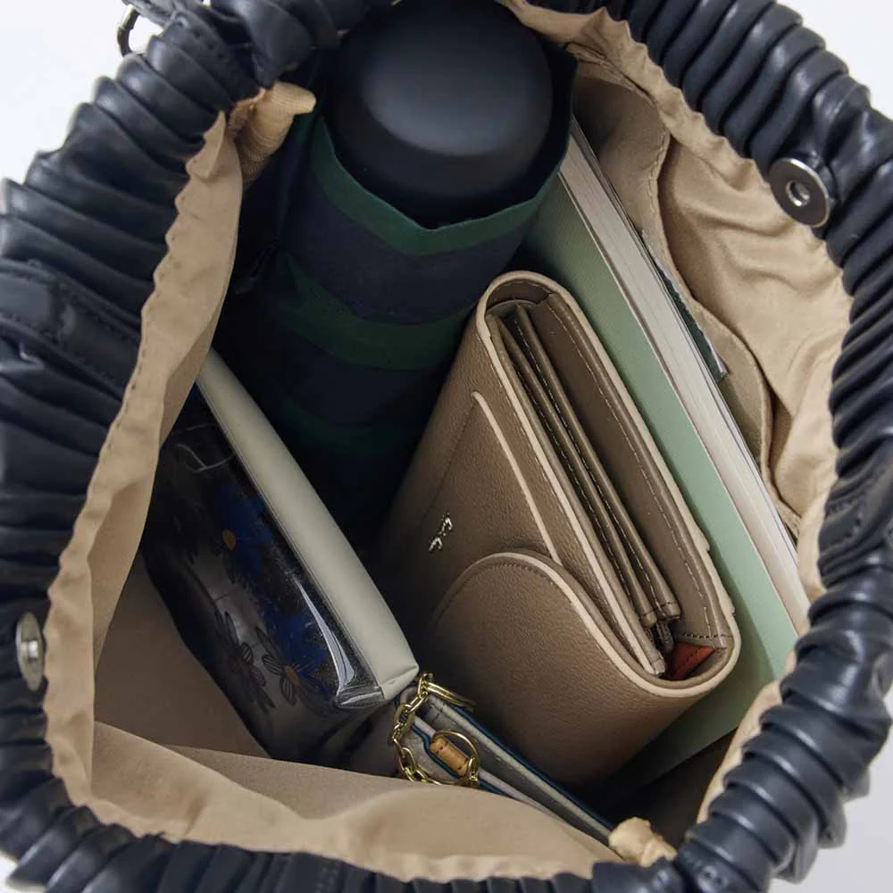 תיק צד TOTE PLEATS שחור 0202 - Image 4