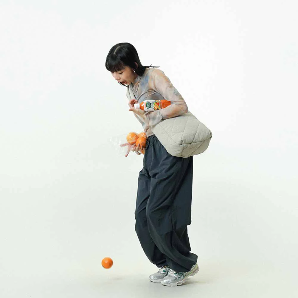 תיק צד KELIS דו צדדי כסוף/ בז' - Image 4