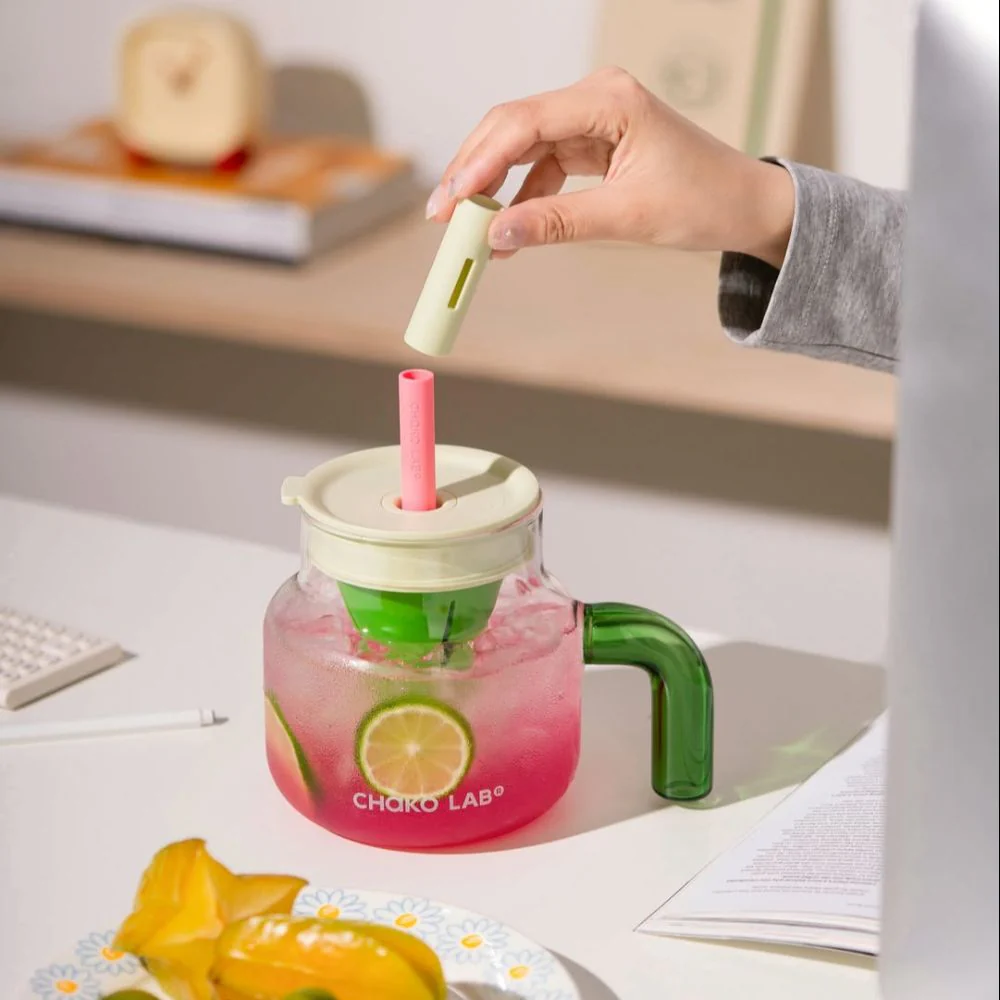 כוס זכוכית עם קש Funnel ירוק 1150 מ״ל - Image 4